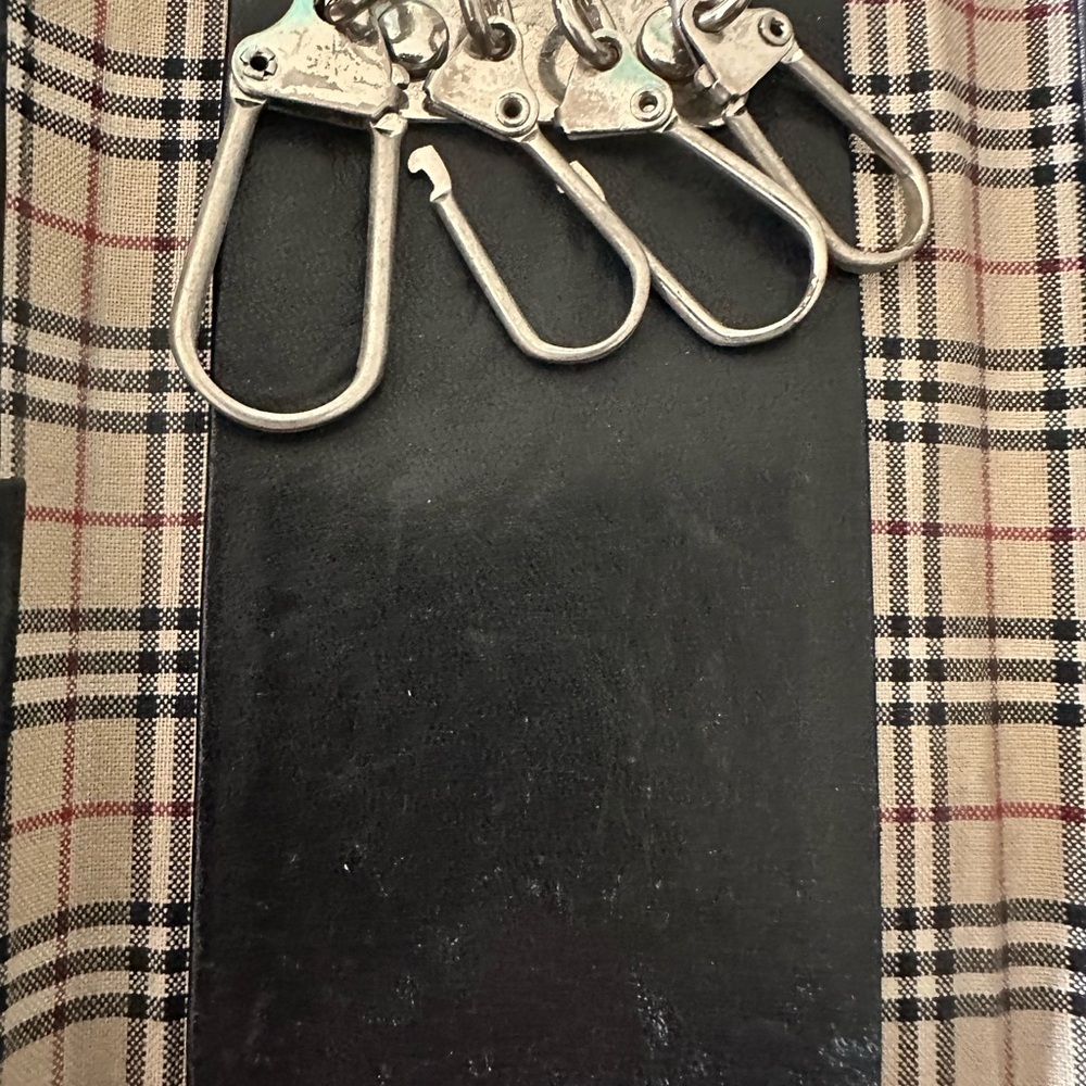 Burberry Black Key Card Holder with Textured Design - Picture 6 of 7